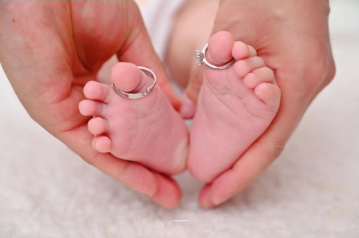 巴音郭楞怀孕小肚子酸酸的